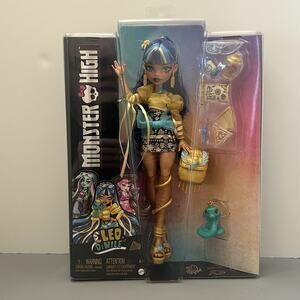 Monster High Cleo De Nile Fashion Doll With Pet Cobra Hissette and Accessories